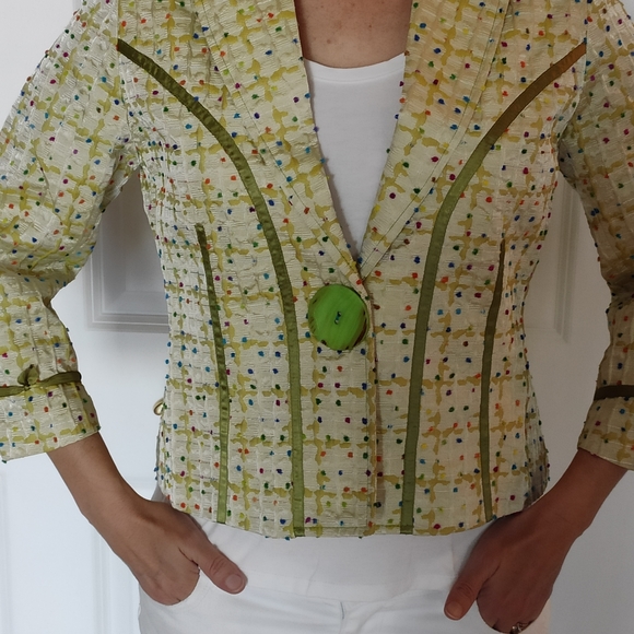 Elegant and chic jacket. - Picture 1 of 4